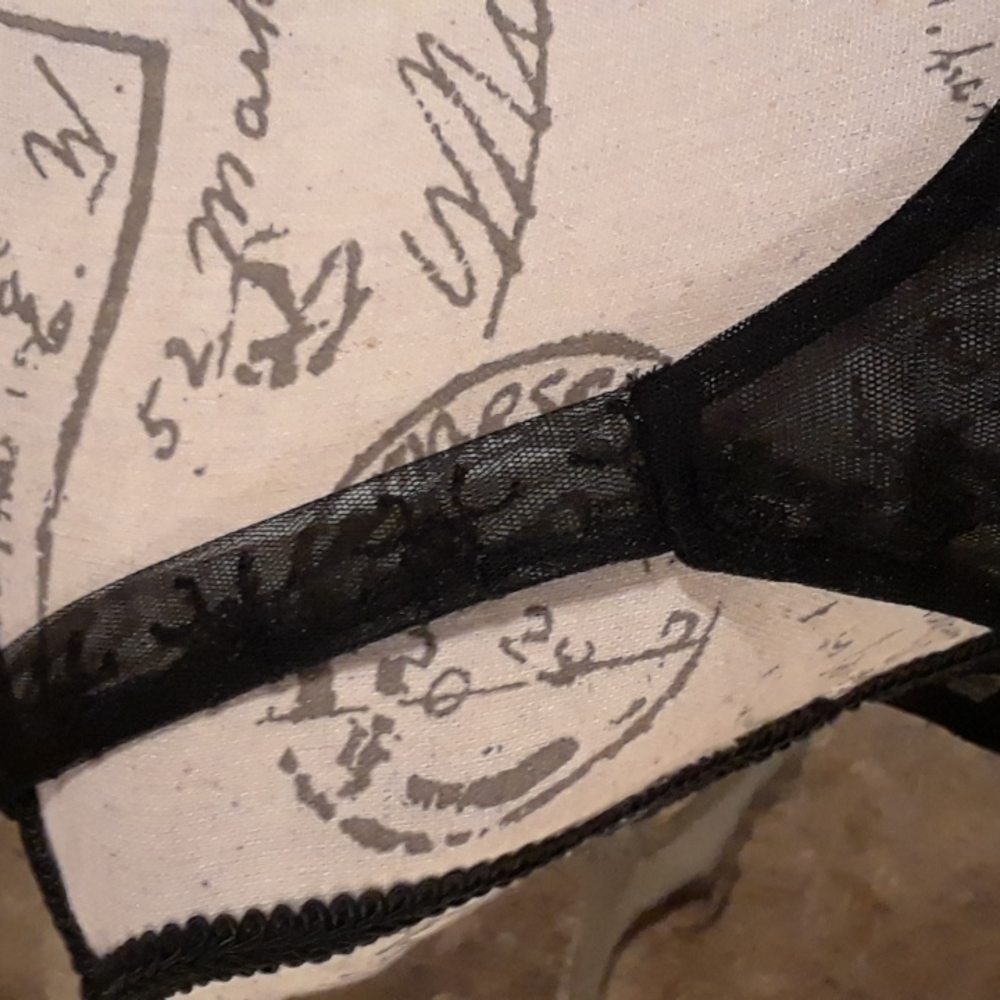 Sheer lace & mesh nightie - Picture 4 of 7